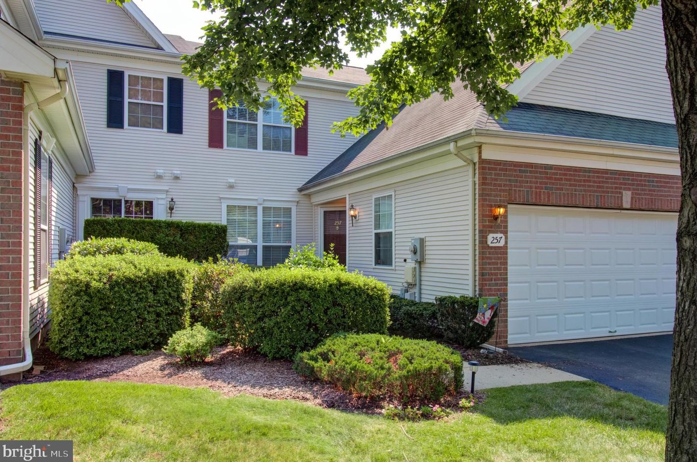 257 Colt St, Pennington, NJ 08534-5174