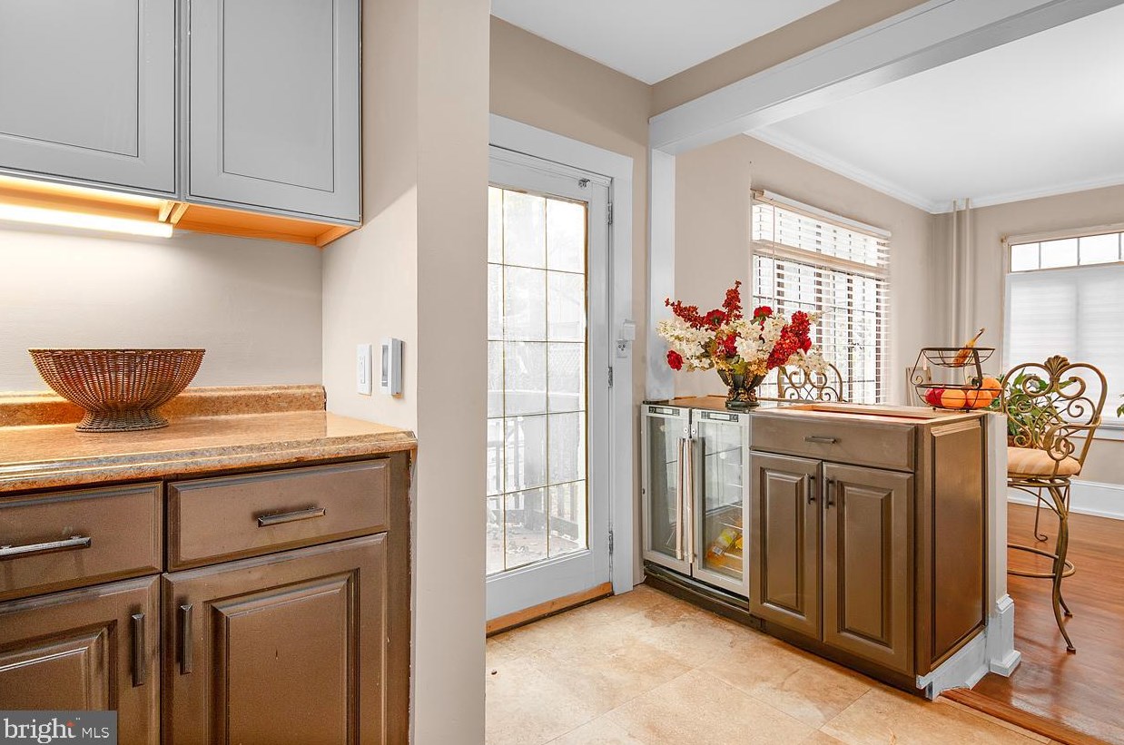 625 Pkwy Ave, Trenton NJ 08618-2725 exterior