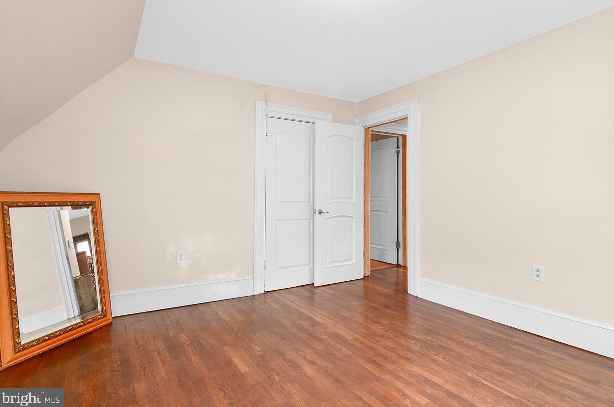 625 Pkwy Ave, Trenton NJ 08618-2725 exterior