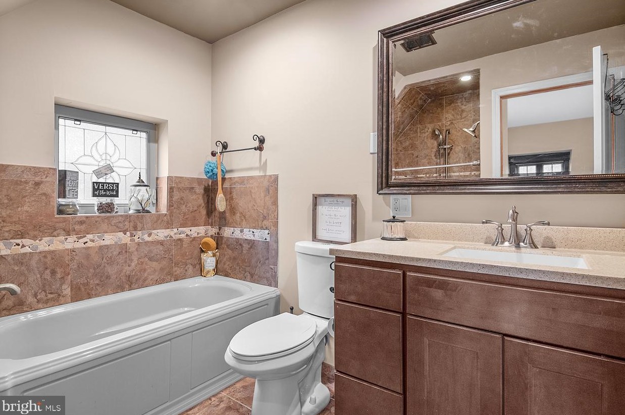 625 Pkwy Ave, Trenton NJ 08618-2725 exterior