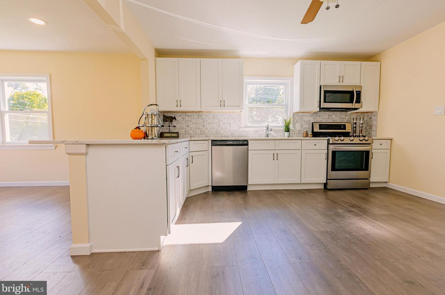 721 Pkwy Ave, Trenton NJ 08618-2729 exterior