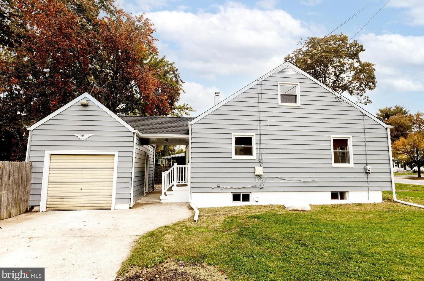 721 Pkwy Ave, Trenton NJ 08618-2729 exterior