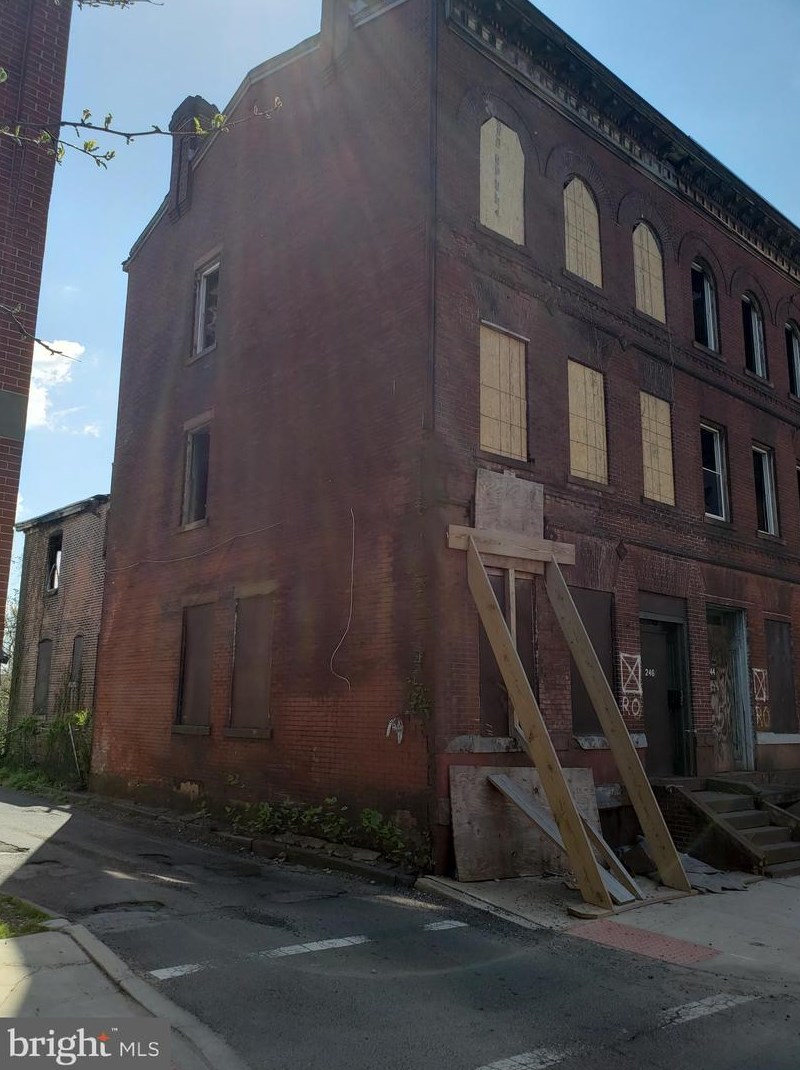 246 N Warren St, Trenton, NJ 08618