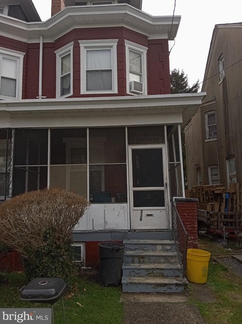238 Highland Ave, Trenton, NJ 08618
