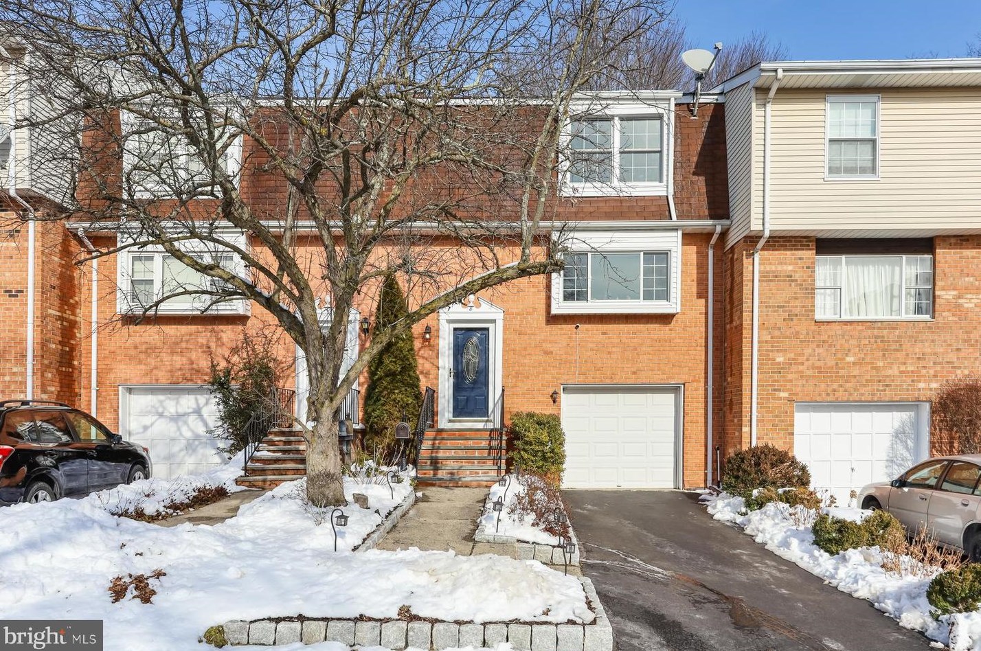 8 Catbird Ct, Trenton, NJ 08648-2001