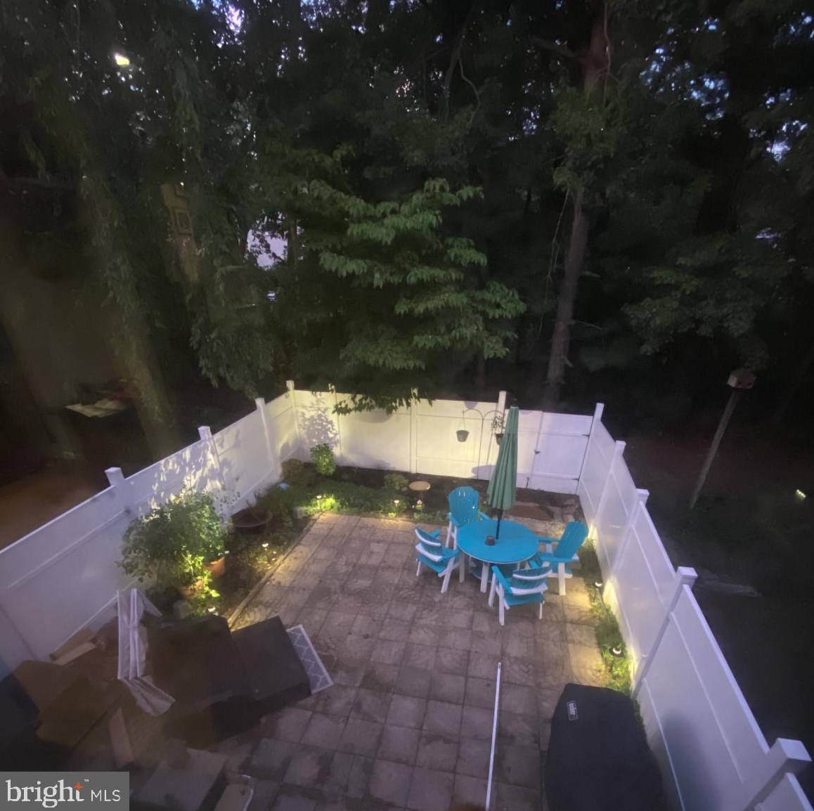 8 Catbird Ct, Trenton NJ 08648-2045 exterior