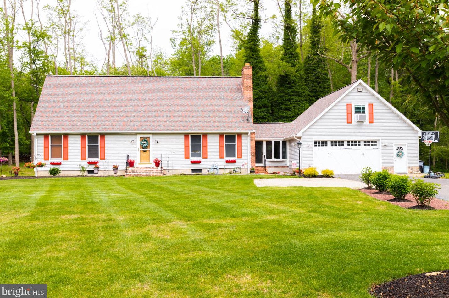 879 Windsor Perrineville, East Windsor, NJ 08520