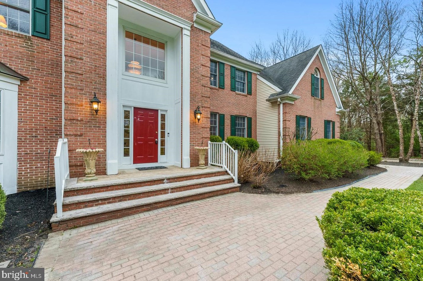 31 Lake Baldwin Dr, Pennington, NJ 08534-4310