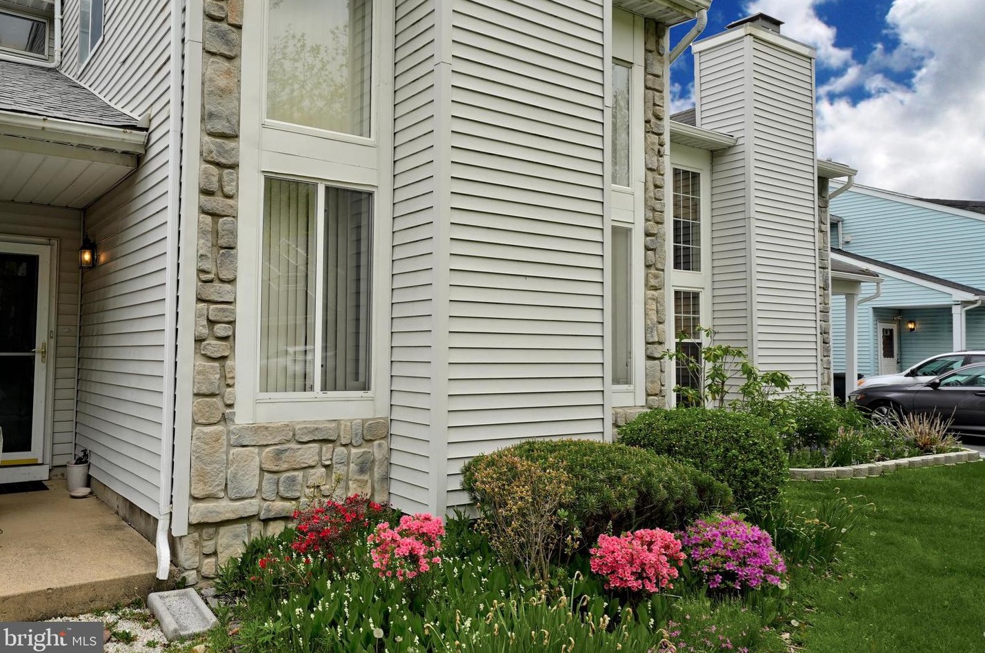 65 Winchester Dr, East Windsor, NJ 08520-2608