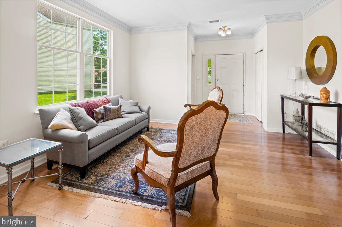 8 Shale Ct, East Windsor, NJ 08520-3031