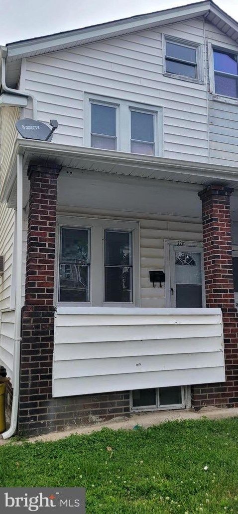 228 Woodlawn Ave, Trenton, NJ 08609-1704