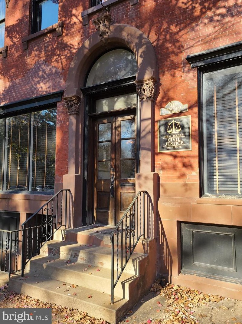 112 W State St, Trenton, NJ 08608