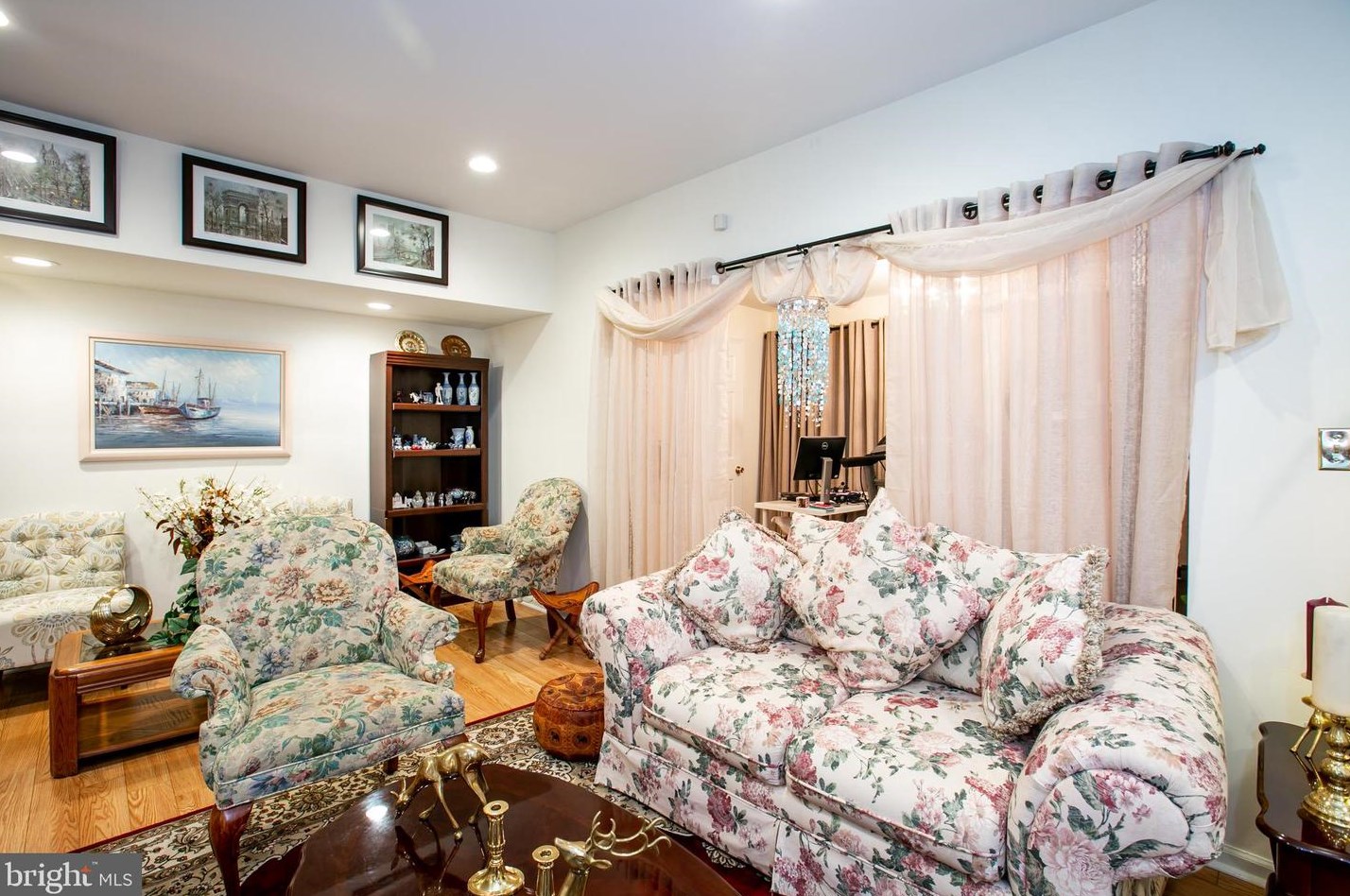 13 Drewes Ct, Trenton, NJ 08648