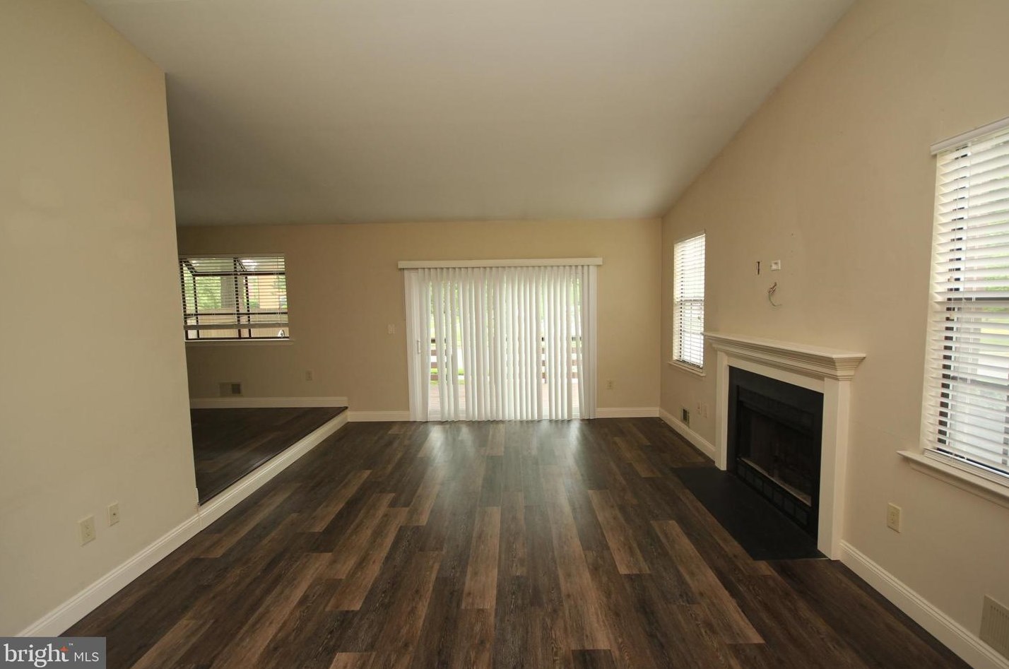 37 Easton Ct, Trenton, NJ 08648