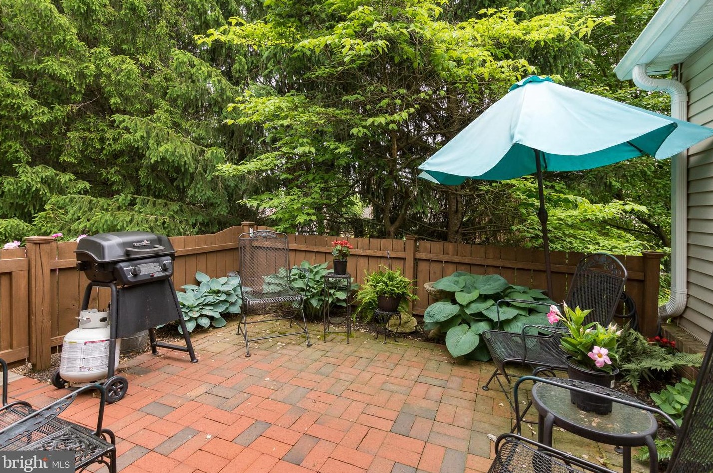 53 Woolsey Ct, Pennington, NJ 08534-1425