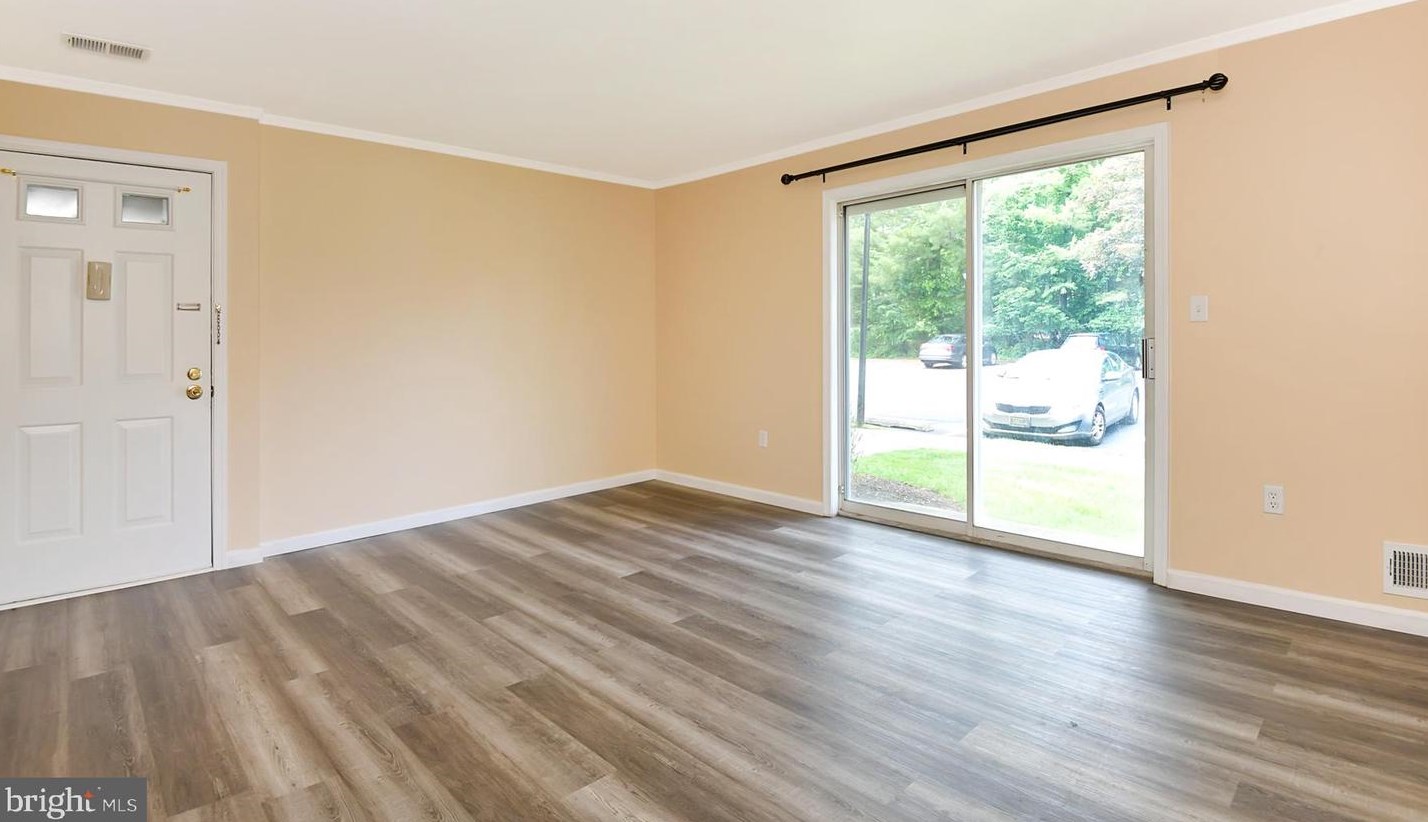 11 Coral Tree Ct, Trenton, NJ 08648