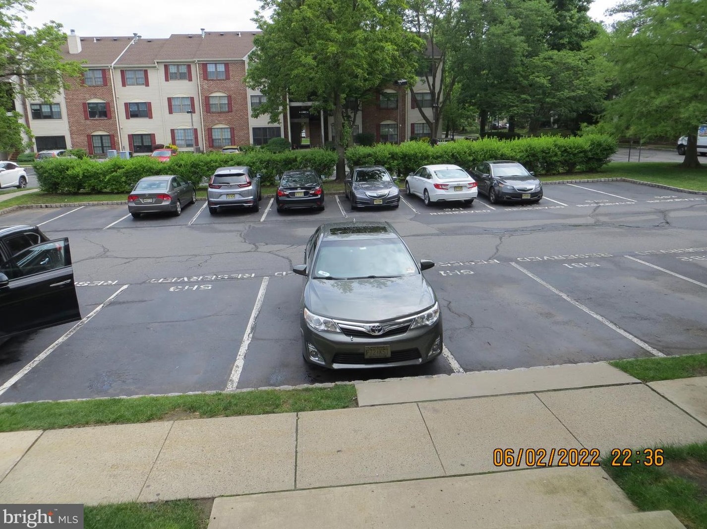 12 Feiler Ct, Trenton, NJ 08648-2617