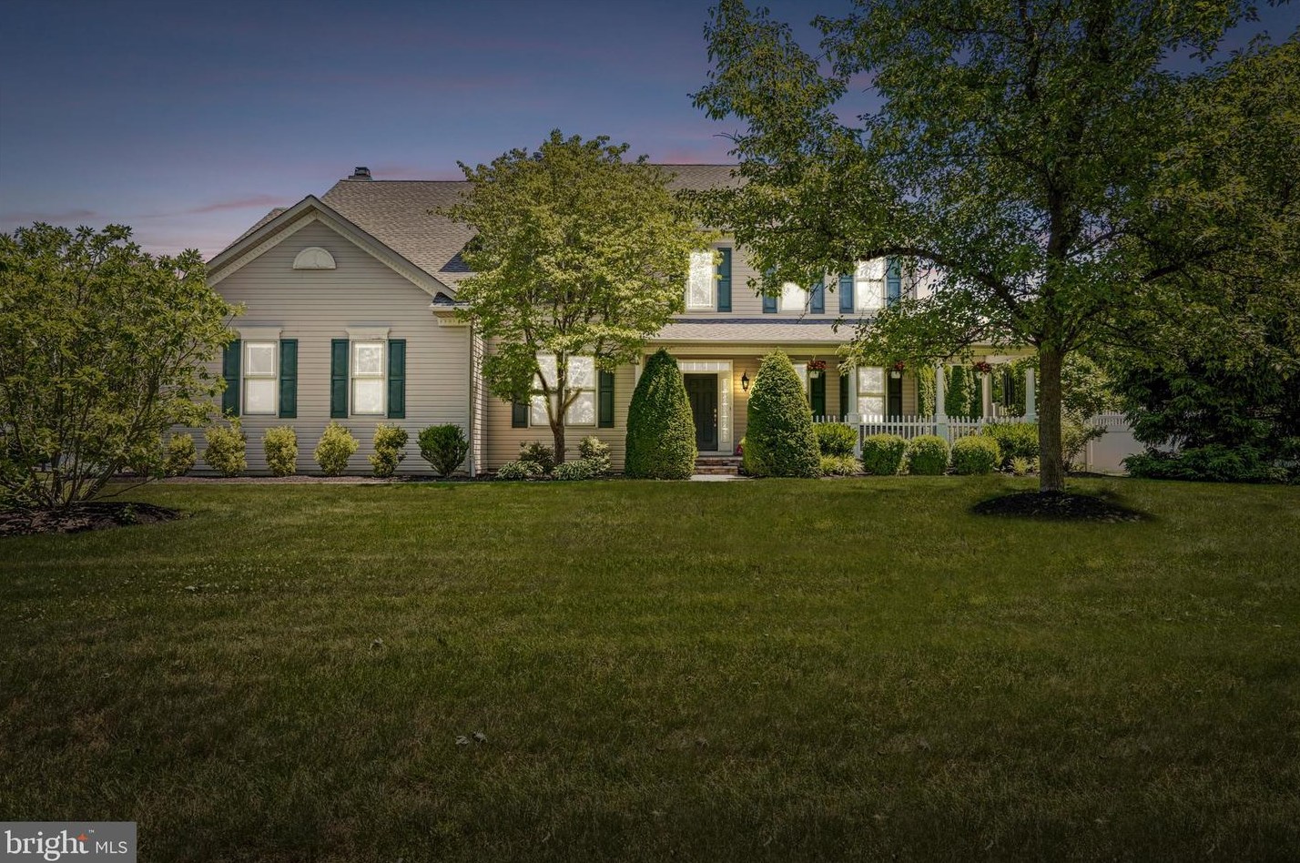 2 Woodfield Dr, East Windsor, NJ 08520-2938
