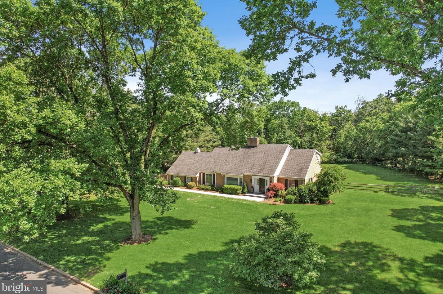 32 Arvida Dr, Pennington, NJ 08534-2108