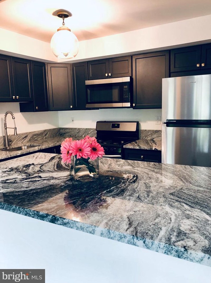 301 Trinity Ct Apt 10, Princeton, NJ 08540