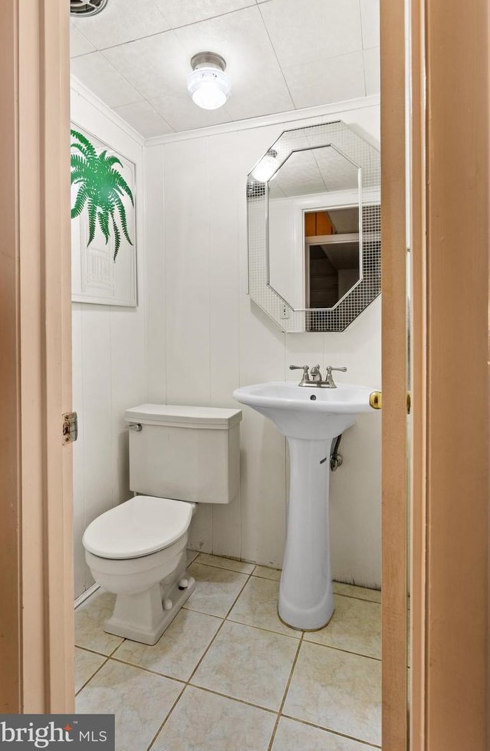 39 Lumar Rd, Trenton NJ 08648-3153 exterior