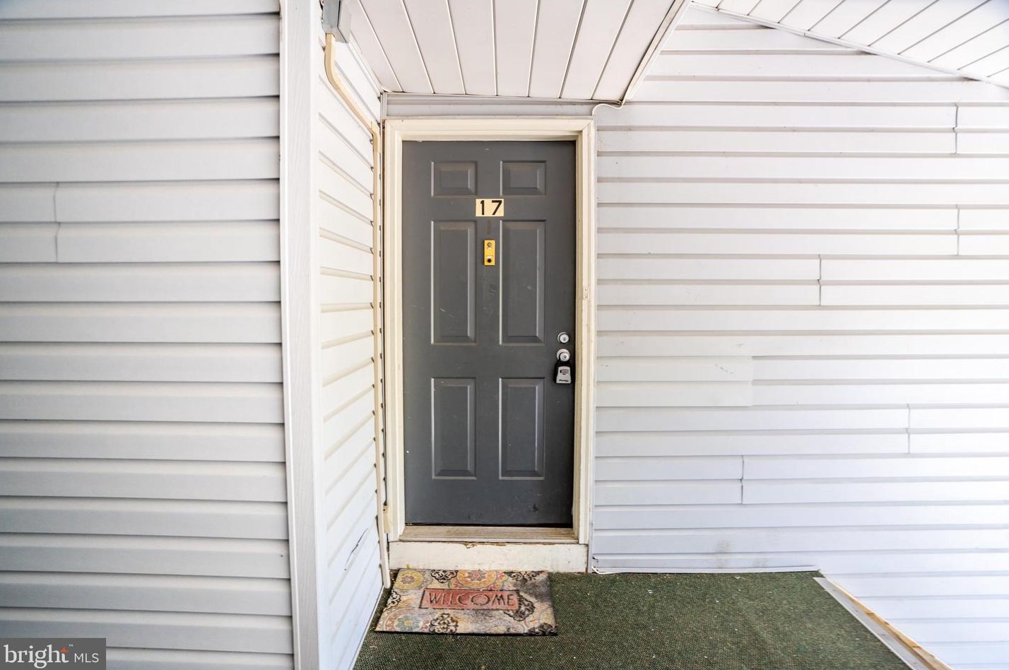 17 Aspen Ct, Trenton, NJ 08619