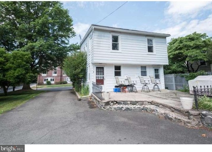 19 Burd St, Pennington, NJ 08534-2809