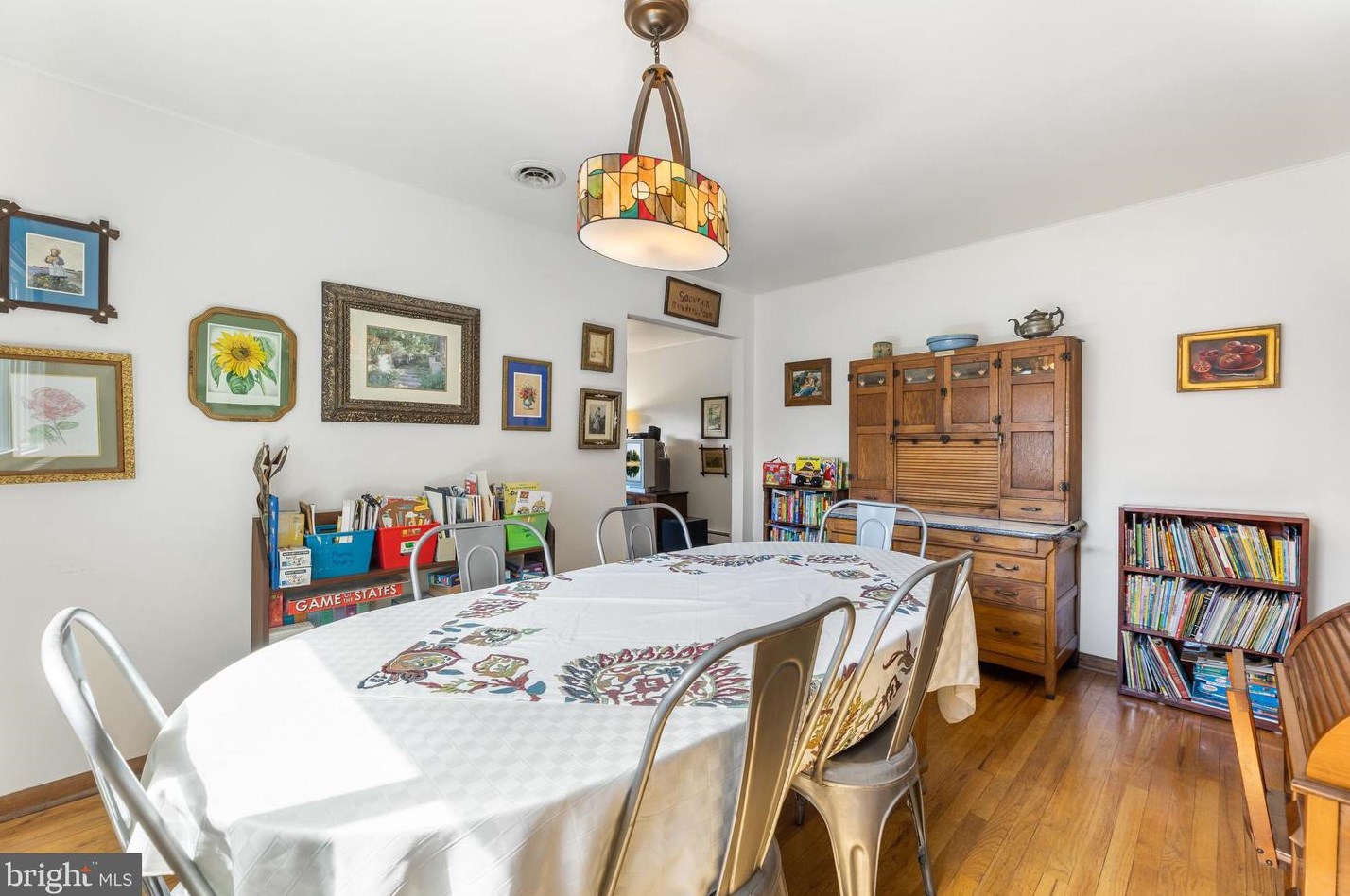 40 Wesleyan Dr, Trenton NJ  08690-1945 exterior