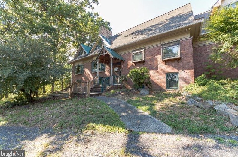 68 Poor Farm Rd, Pennington, NJ 08534-3801