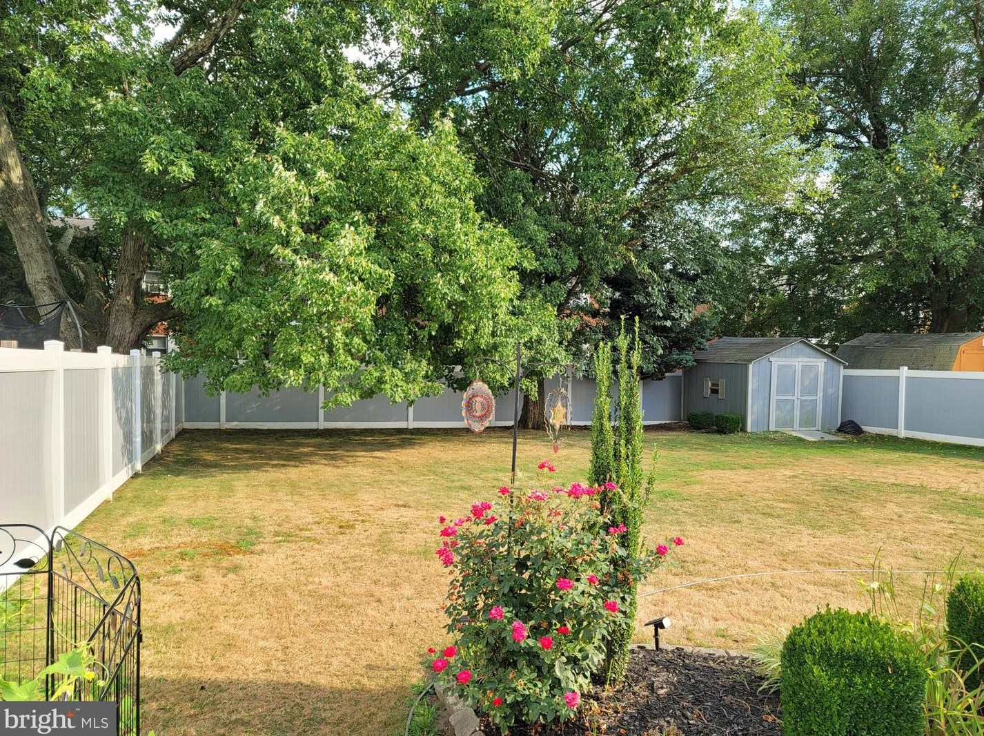 32 Amsterdam Rd, Trenton NJ 08620-1902 exterior