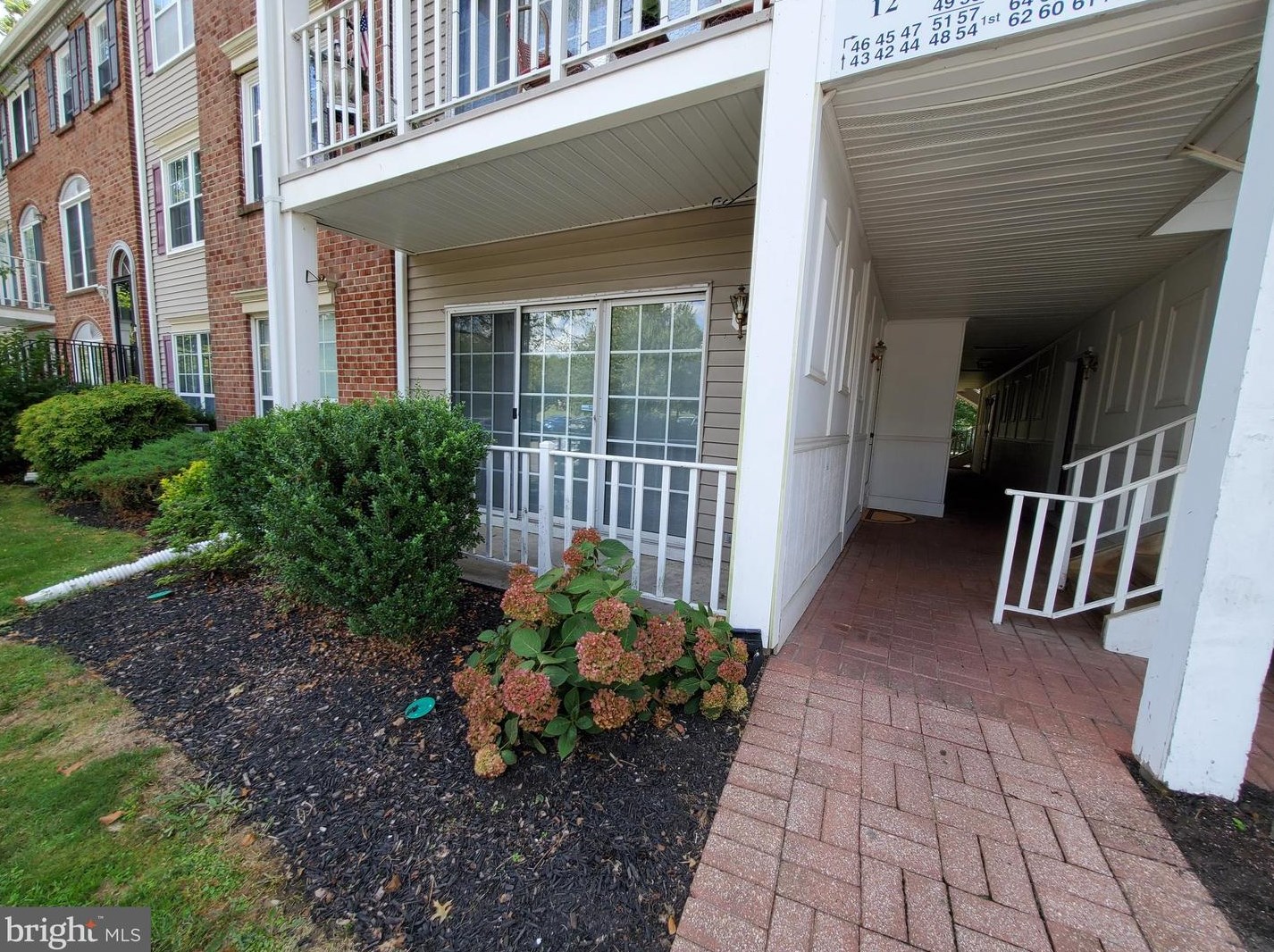 48 Lehavre Ct, Trenton NJ  08619-4723 exterior