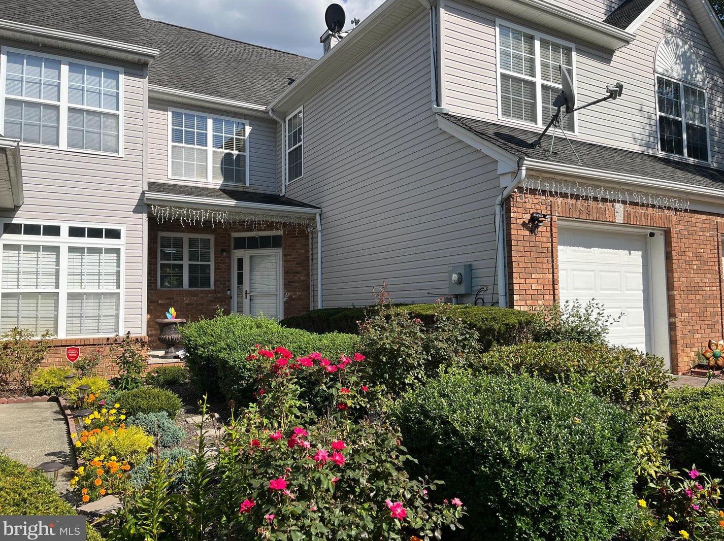 10 Shelley Cir, East Windsor, NJ 08520-4684