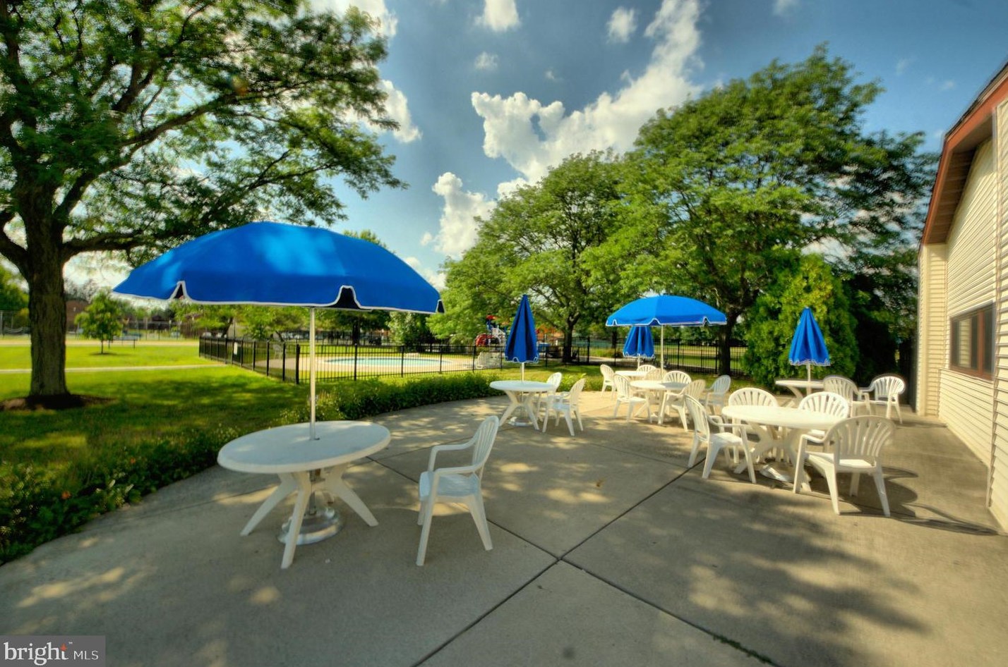 913 Jamestown Rd, East Windsor NJ 08520-5606 exterior