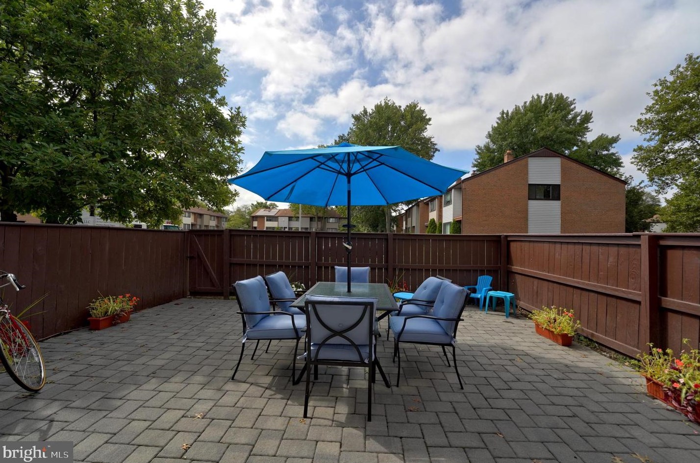 913 Jamestown Rd, East Windsor NJ 08520-5606 exterior