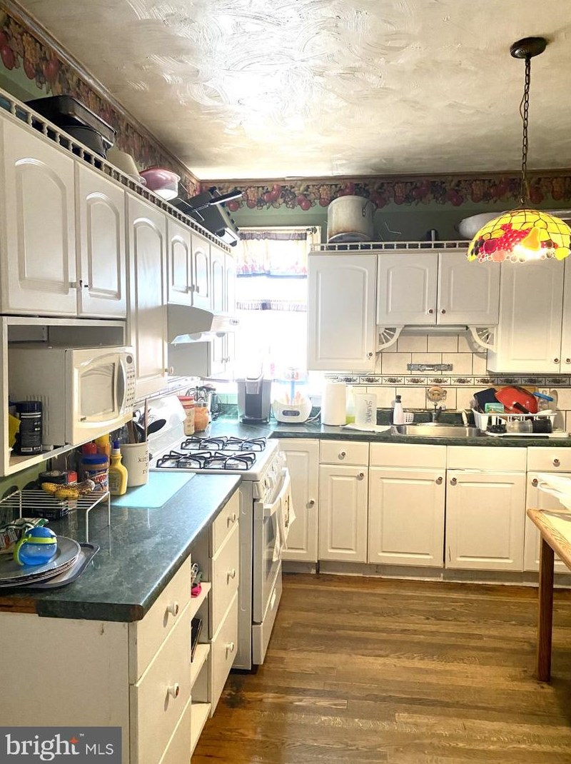 843 Lyndale Ave, Trenton, NJ 08629-2408