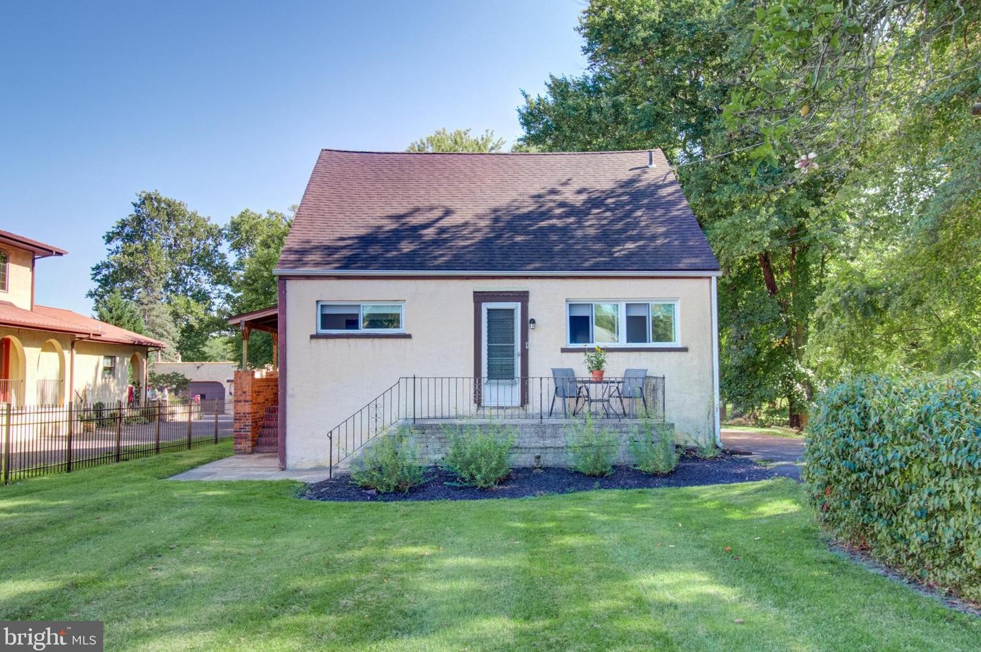 869 Edinburg Rd, Hamilton Township, NJ 08690