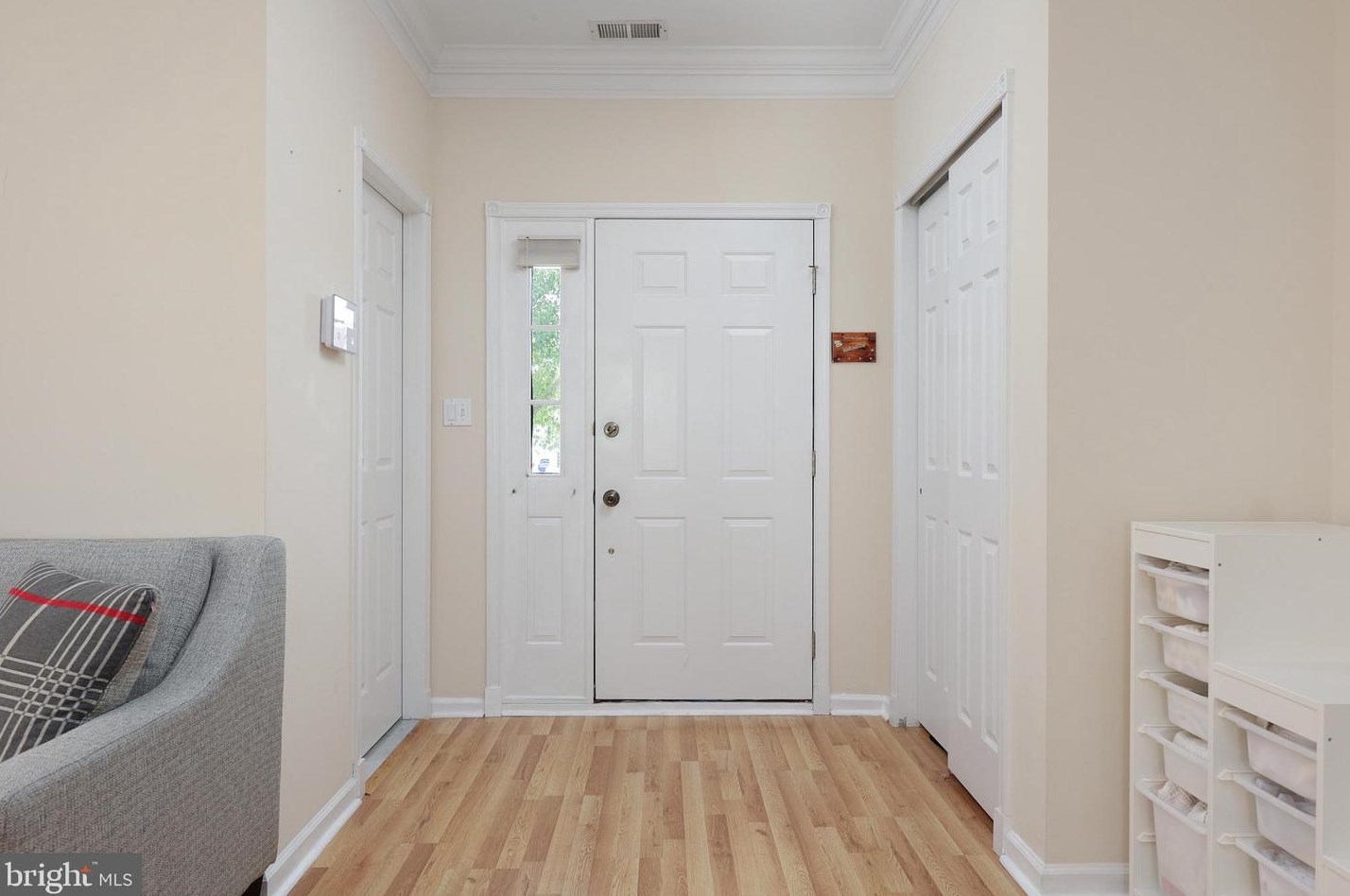 32 Sandstone Rd, East Windsor NJ  08520-3041 exterior