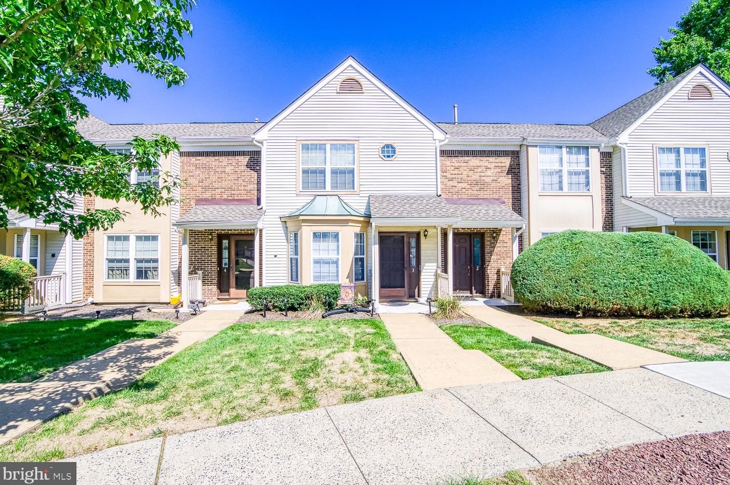 3 Hancock Ct, East Windsor, NJ 08520-2722