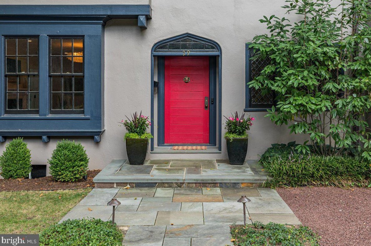 29 Cleveland Ln, Princeton, NJ 08540-3049