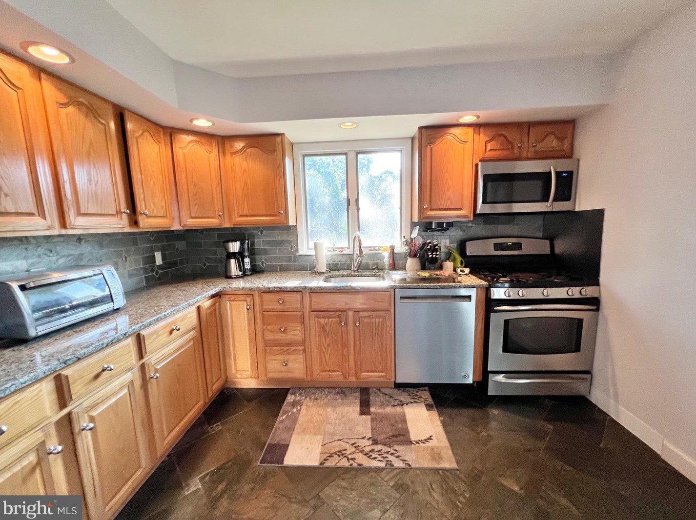 207 Locust Ave, Trenton, NJ 08620-1720