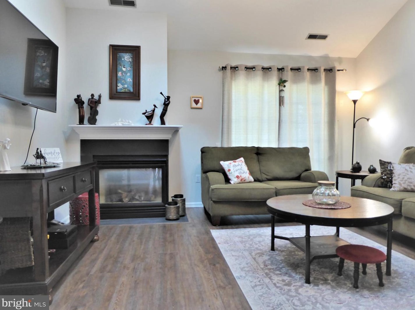 6 Kingston Blvd, Trenton, NJ 08690-3200