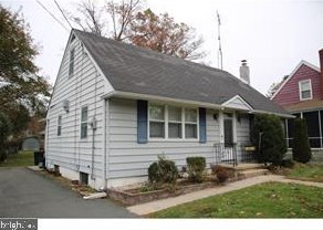 18 Steinway Ave, Trenton, NJ 08618
