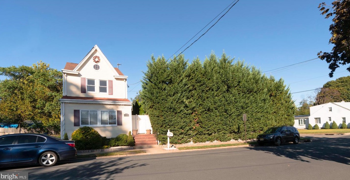 434 Berg Ave, Trenton, NJ 08610-5002