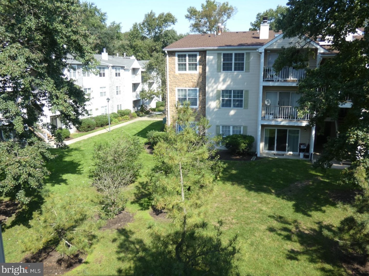 12 Holly Ct, Trenton, NJ 08619