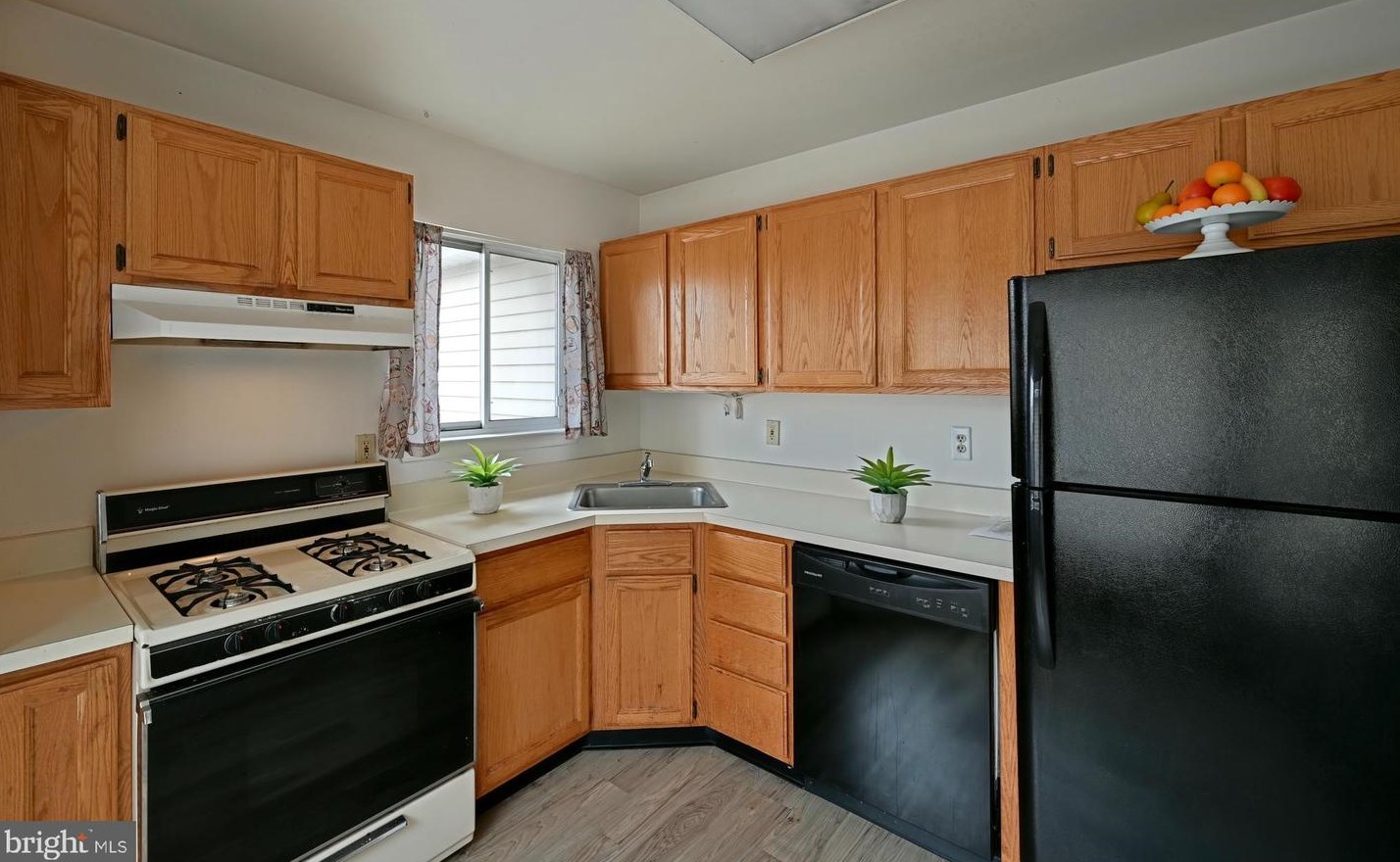 491 Silvia St, Trenton, NJ 08628