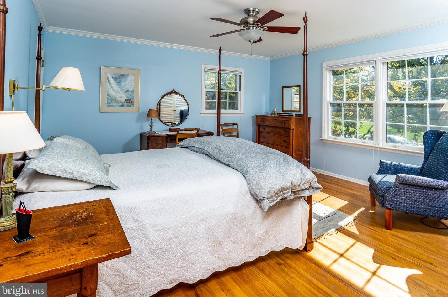 33 Pineknoll Dr, Trenton NJ 08648-3143 exterior