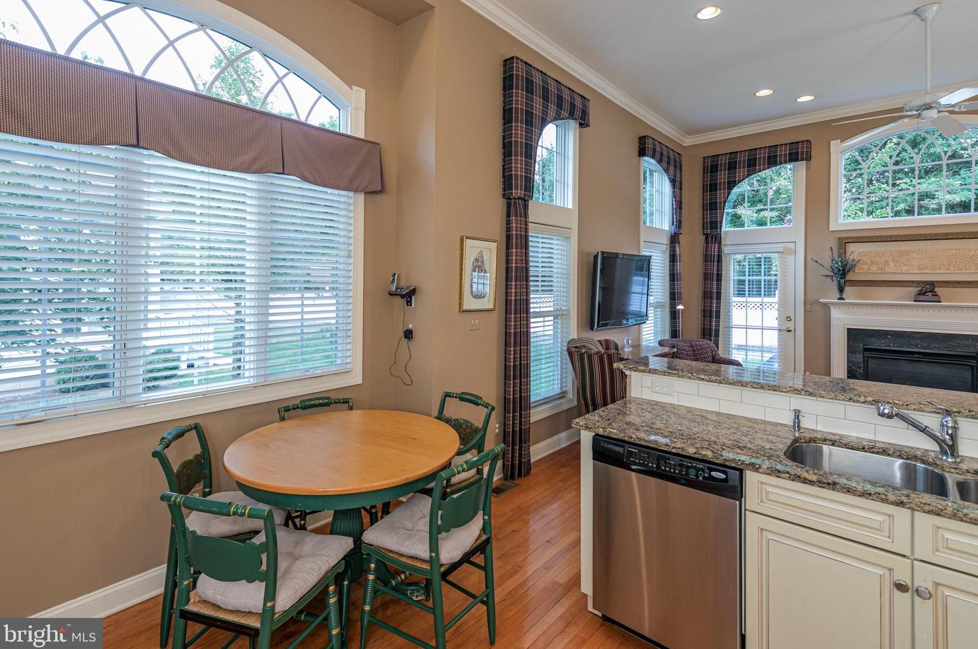 42 Schindler Ct, Lawrence Township NJ  08648-2578 exterior