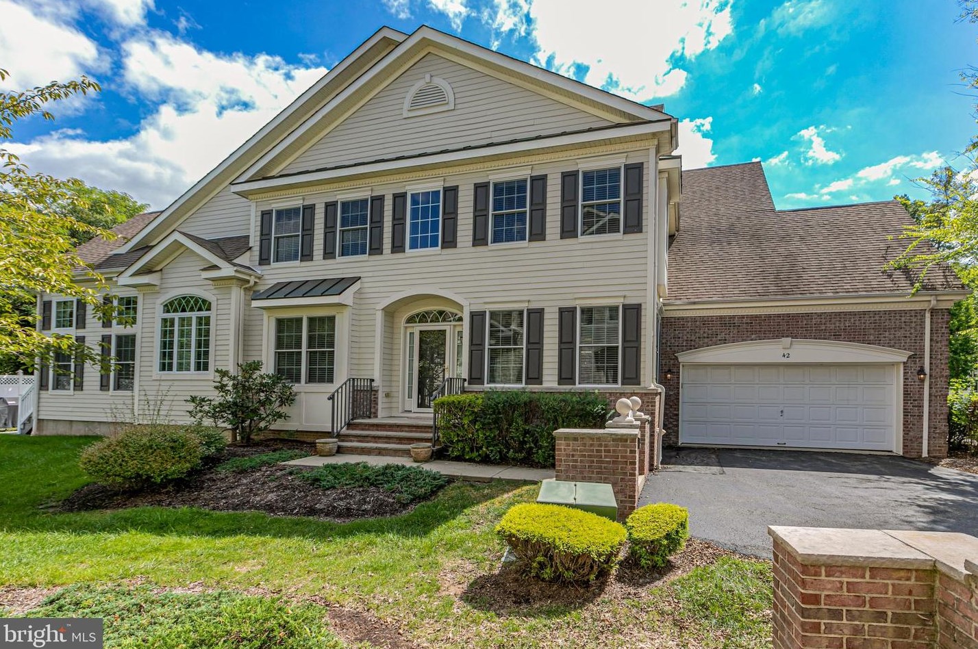 42 Schindler Ct, Trenton, NJ 08648-2578