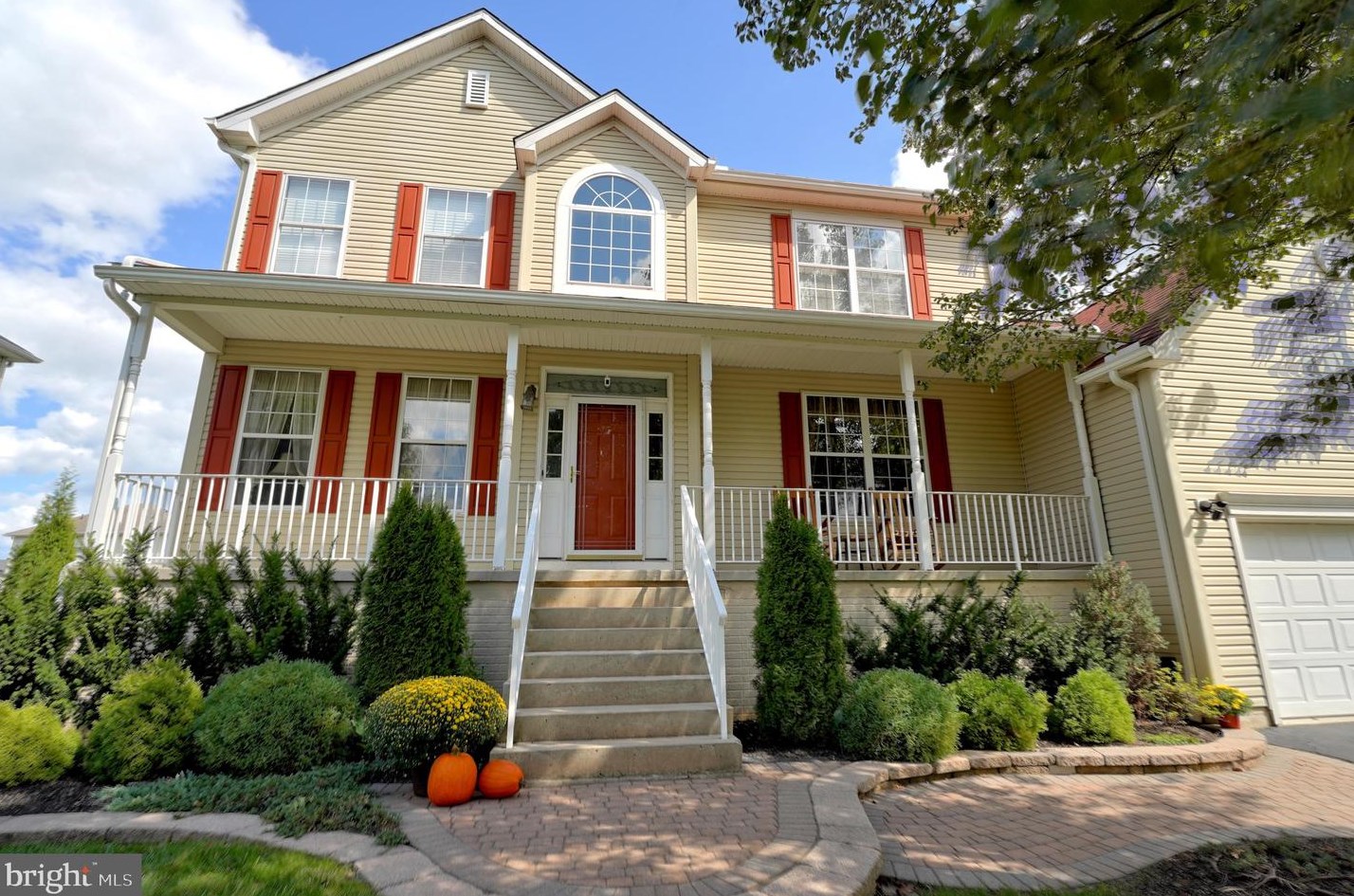 37 Keswick Rd, East Windsor, NJ 08520-2964