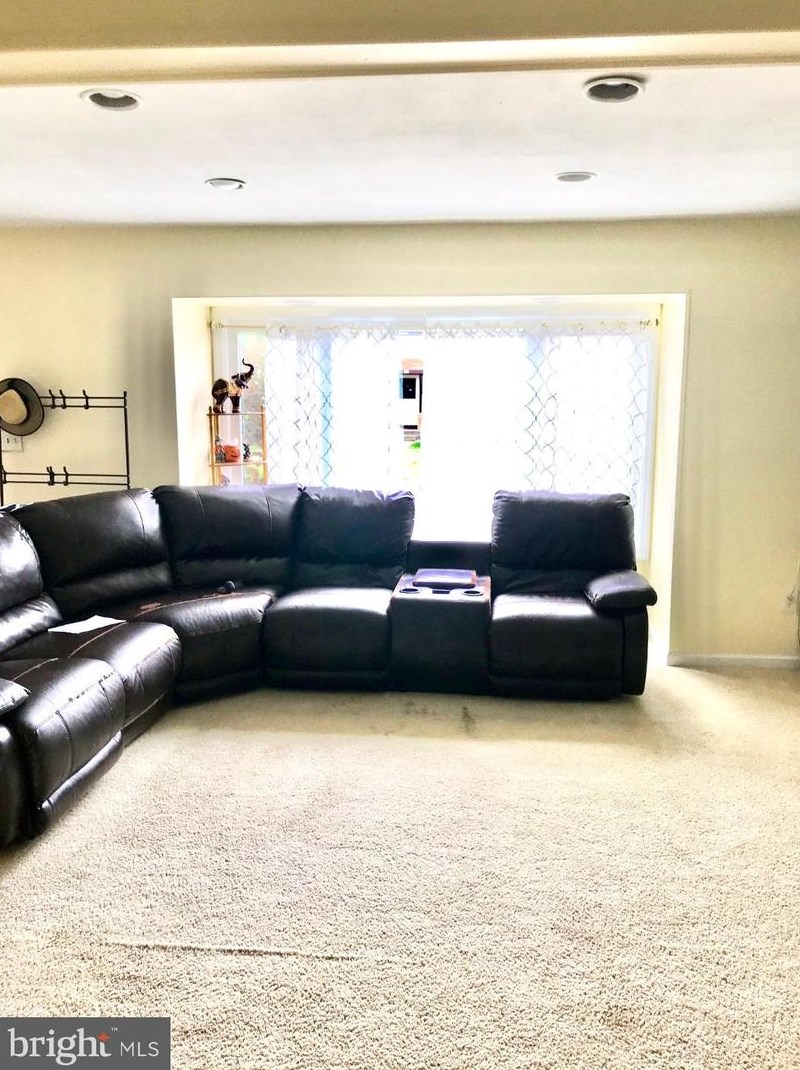 328 Evanston Dr, East Windsor, NJ 08520
